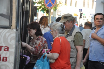 “26 поїздок на маршрутці”: стало відомо, скільки грошей можуть виплатити пільговикам за проїзд