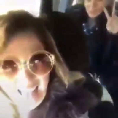 «Кума, ти жива?»: у Чернівцях дівчина у прямому ефірі в Instagram врізалась автівкою у джип - відео
