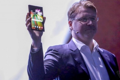 Samsung представила смартфон майбутнього зі складальним екраном