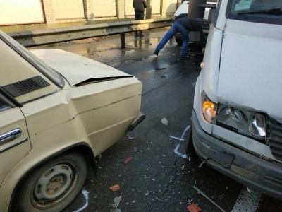 ДТП по інерції: у поліції розповіли деталі аварії з 4-ма автівками в Боянах - фото