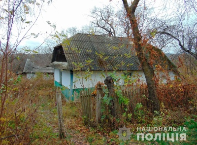 На Буковині до смерті побили чоловіка, тіло залишили на узбіччі дороги