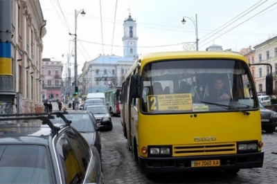 У Чернівцях міськрада не змогла заборонити підняття вартості проїзду в міському транспорті