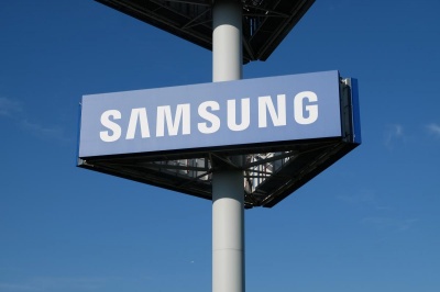 В мережу потрапило відео першого розкладного смартфона Samsung, яке майже відразу видалили