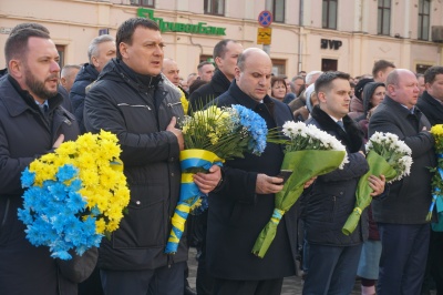 У Чернівцях панахидою вшанували пам’ять Героїв Небесної сотні – фото