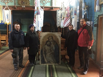 Чернівчанин придбав на блошиному ринку зниклу ікону та повернув її в храм на Львівщині