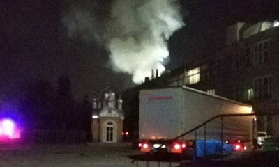 Масштабна пожежа: у Чернівцях горить меблева фабрика – фото