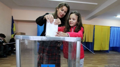 Несподіванки і феномени: що означають результати першого туру виборів на Буковині