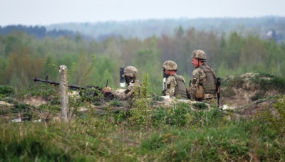 Бойовики випустили 38 мін по українських позиціях на Донбасі