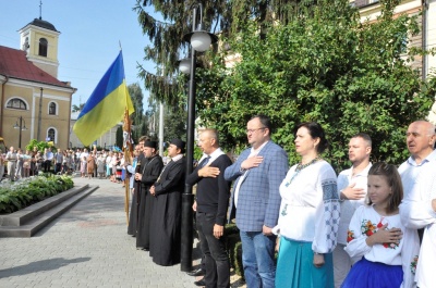 У Чернівцях відзначають День Незалежності України - фото