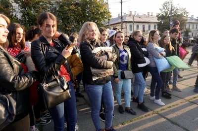 Чернівцям не вдалося побити всеукраїнський рекорд із бою подушками – фото