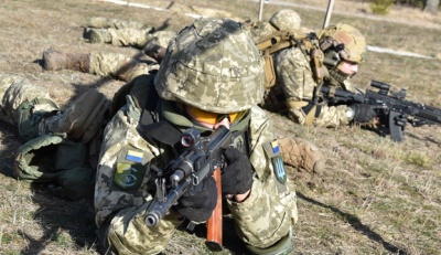 На Донбасі бойовики здійснили 15 обстрілів українських позицій. Двоє військових поранені