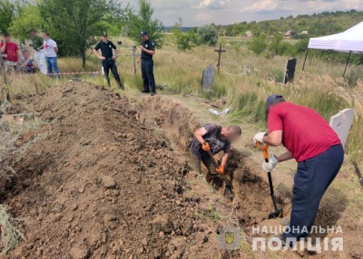 Під Слов'янськом виявили нове поховання. Останки належать загиблим під час окупації в 2014 році
