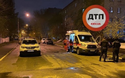 У Києві вночі понад десятеро осіб влаштували бійку з різаниною, є постраждалі  