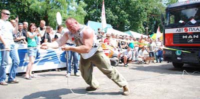 На Петрівському ярмарку змагатимуться богатирі