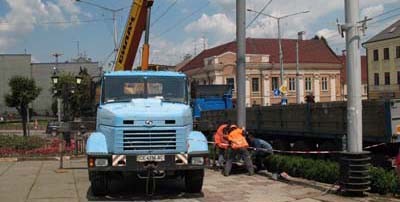 На Головній встановлять стовпи