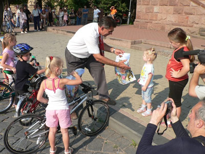 Олімпіаду в Чернівцях відкрили велогонками дошкільнят
