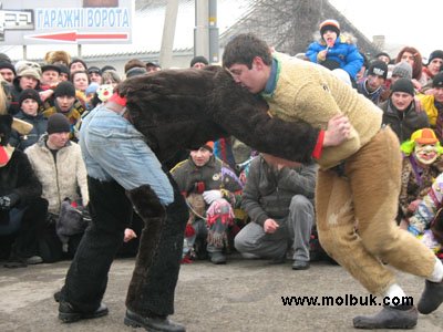 У Великому Кучурові боролися «ведмеді» й виступав Елвіс Преслі