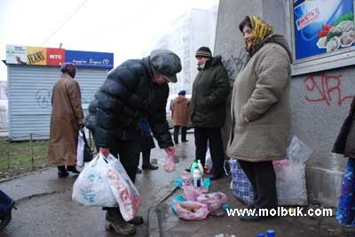 Стихійні базари знову відродилися