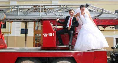 «Весільні фото робили на пожежній машині»