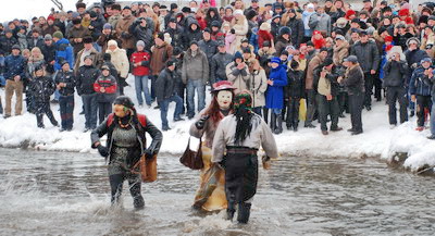 На Маланці у Вашківцях виступали Обама, Кравчук і Брєжнєв