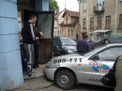 На перехресті Руданського та Головної - ДТП