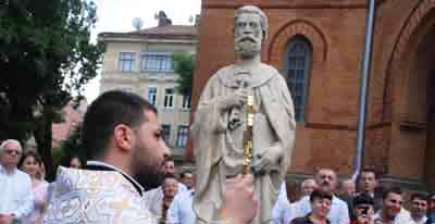 Відкрили відновлені скульптури Святих Петра і Павла