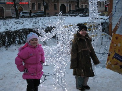 Різдвяне містечко на Соборній площі Чернівців (фоторепортаж)