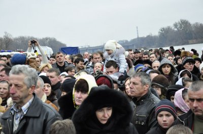 Освячення води у Пруті на Водохреще (фоторепортаж)