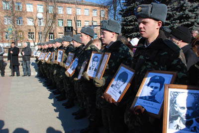 Мітинг біля пам’ятника загиблим в Афганістані (фоторепортаж)