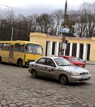 Кукурузники чомусь не люблять жінок за кермом