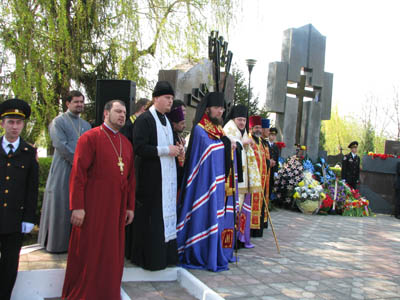 У Чернівцях вшанували жертв Чорнобильської катастрофи (фоторепортаж)
