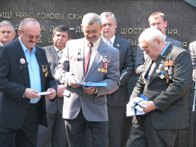 У Чернівцях вшанували жертв Чорнобильської катастрофи (фоторепортаж)