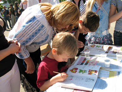 На Соборній площі показали «Книжковий світ Буковини» (ФОТО)