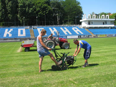  У Чернівцях реконструюють футбольне поле стадіону «Буковина» (ФОТО)