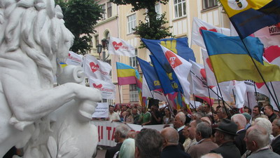 На мітингу опозиції у Чернівцях вимагали Майдану