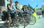 Діти їдуть на велосипедах через пів України (ФОТО)