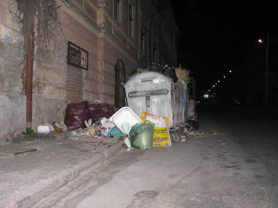 Одна з вулиць нічних Чернівців (ФОТО)