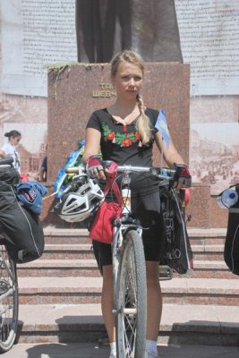 Діти їдуть на велосипедах через пів України (ФОТО)