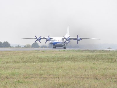 З відремонтованого Чернівецького аеропорту злетів перший літак(ФОТО)