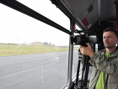 З відремонтованого Чернівецького аеропорту злетів перший літак(ФОТО)