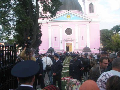 У Чернівцях на всеношну за участю Кирила прийшло 5 тисяч людей