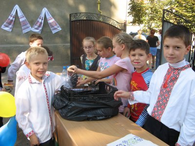 Чернівецькі школярі зібрали 14 тисяч гривень для онкохворих дітей