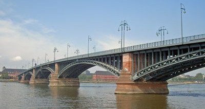 Буковинські управлінці встановлять два мости за ціною «хати-мазанки»