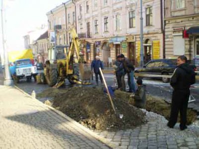 У центрі Чернівців виявили потужний витік газу