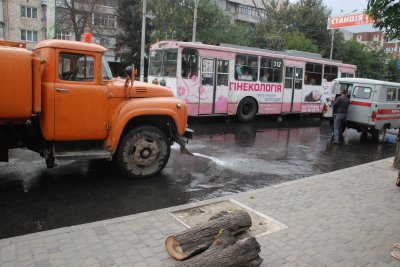 У Чернівцях тролейбус покалічив людину