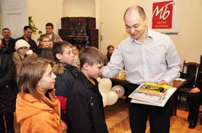 «МБ» нагородив школярів за добрі вчинки