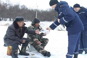 Рятувальники Буковини провели рейд водоймами Чернівців