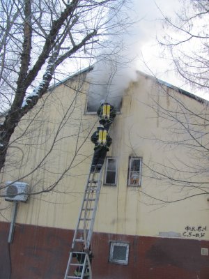 Пожежа паралізувала вулицю Руську в Чернівцях