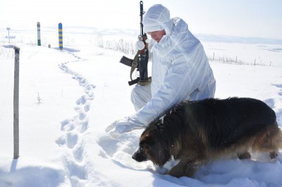 Прикордонники і в морози патрулюють кордон