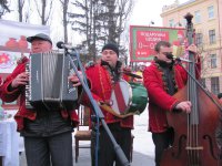 У Чернівцях почали святкувати Масляницю